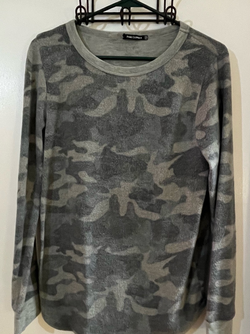 Pink Clover Men's Gray Camo Crewneck Sweater